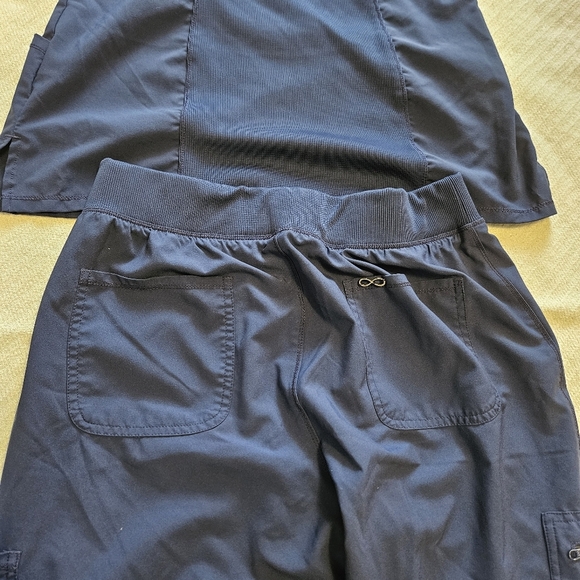 Cherokee Infinity Navy Blue Scrub Set Medium Top & Petite Medium Pants Nice Set - Picture 10 of 13